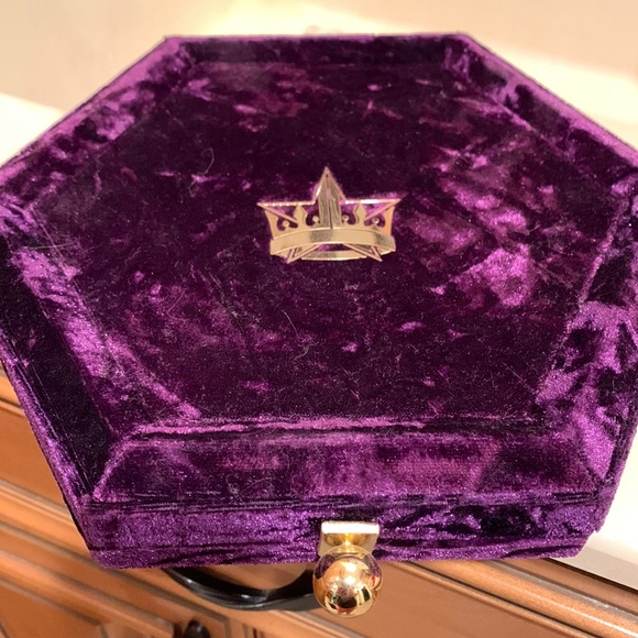 Jeffree Star Blood Lust - Picture 1 of 5